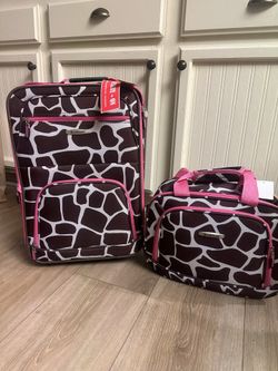 Rockland 2Pc Giraffe Softside Luggage Set