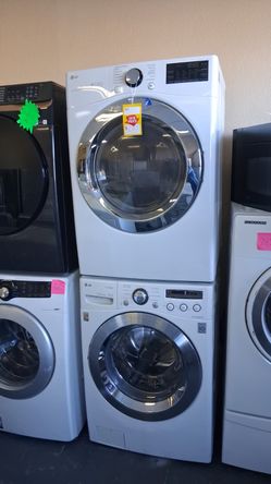 Like new LG washer and gas dryer set ( 6 months warranty)