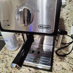 De’Longhi Espresso Machine + Cuisinart Burr Grinder