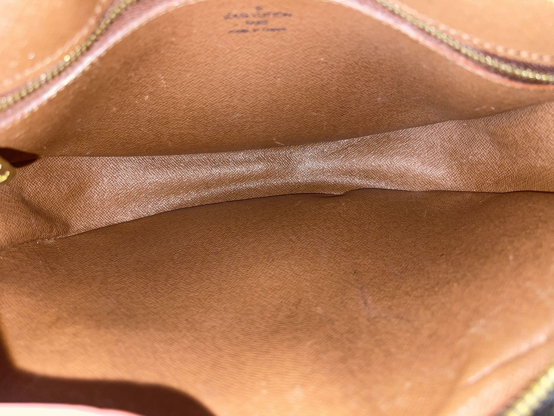 Louis Vuitton Monogram Canvas Calfskin Trim Women's Bag for Sale in  Menifee, CA - OfferUp