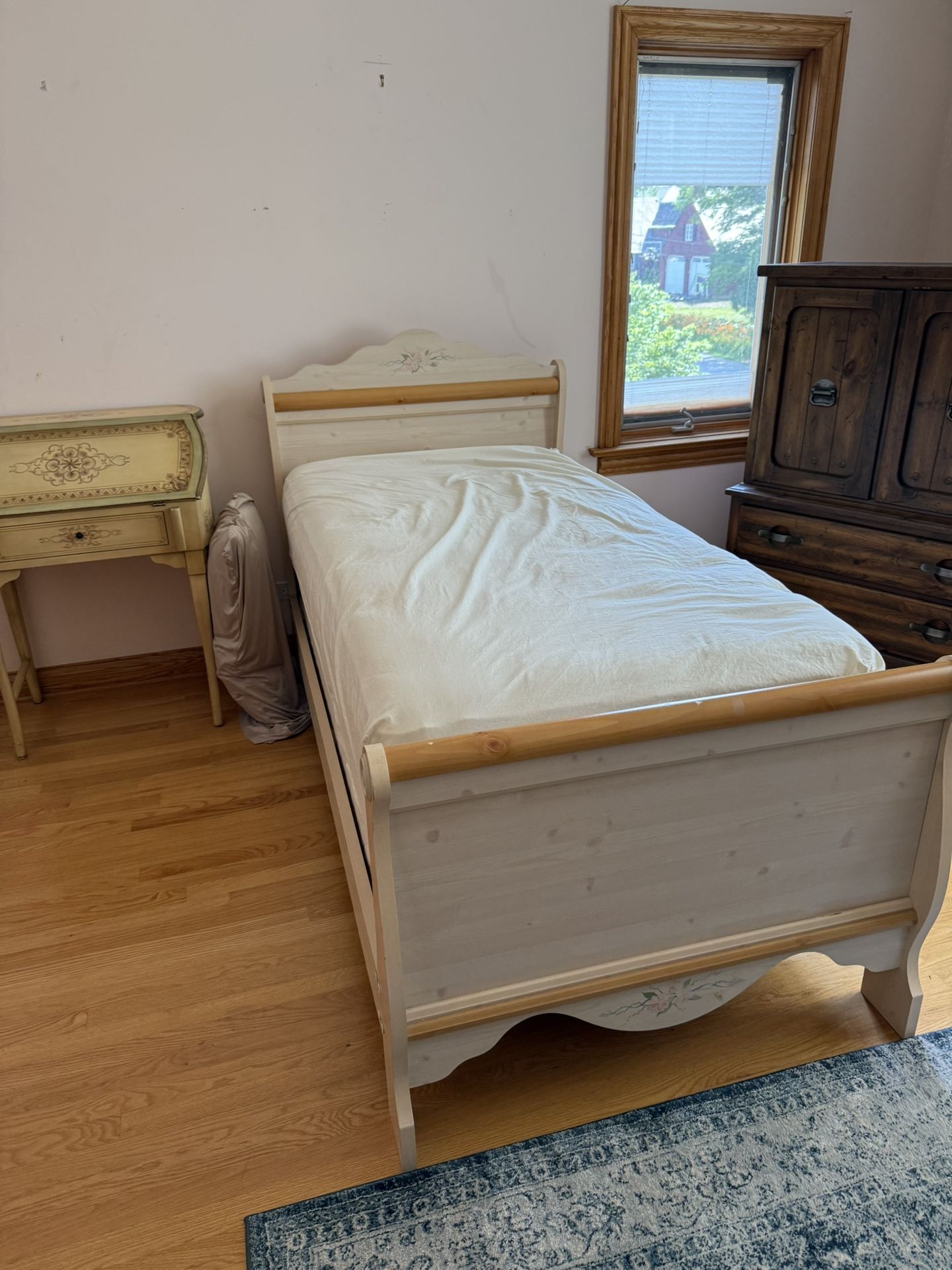 Cream Twin Bed Frame (Only Frame – No Mattress)