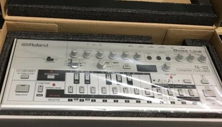 Roland TB-03 Boutique Bass Line Synthesizer