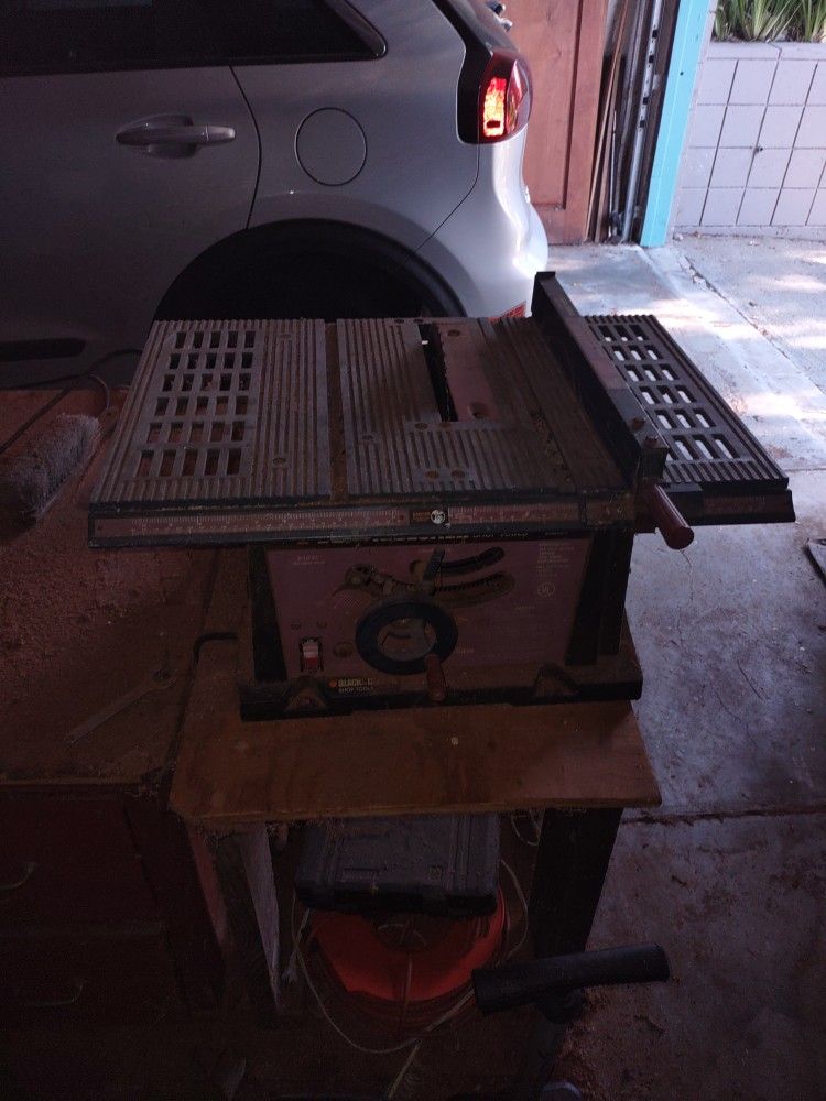 Black & Decker Table Saw