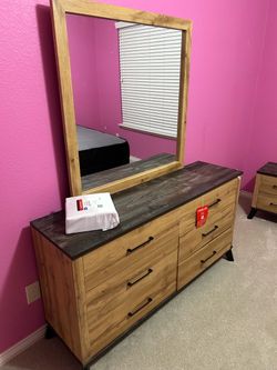 Queen Bed Set (Brand New)