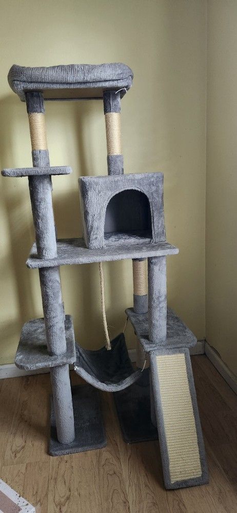 Cat Play Tower *Barely Used*