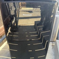 Honeywell AC Unit (Black)