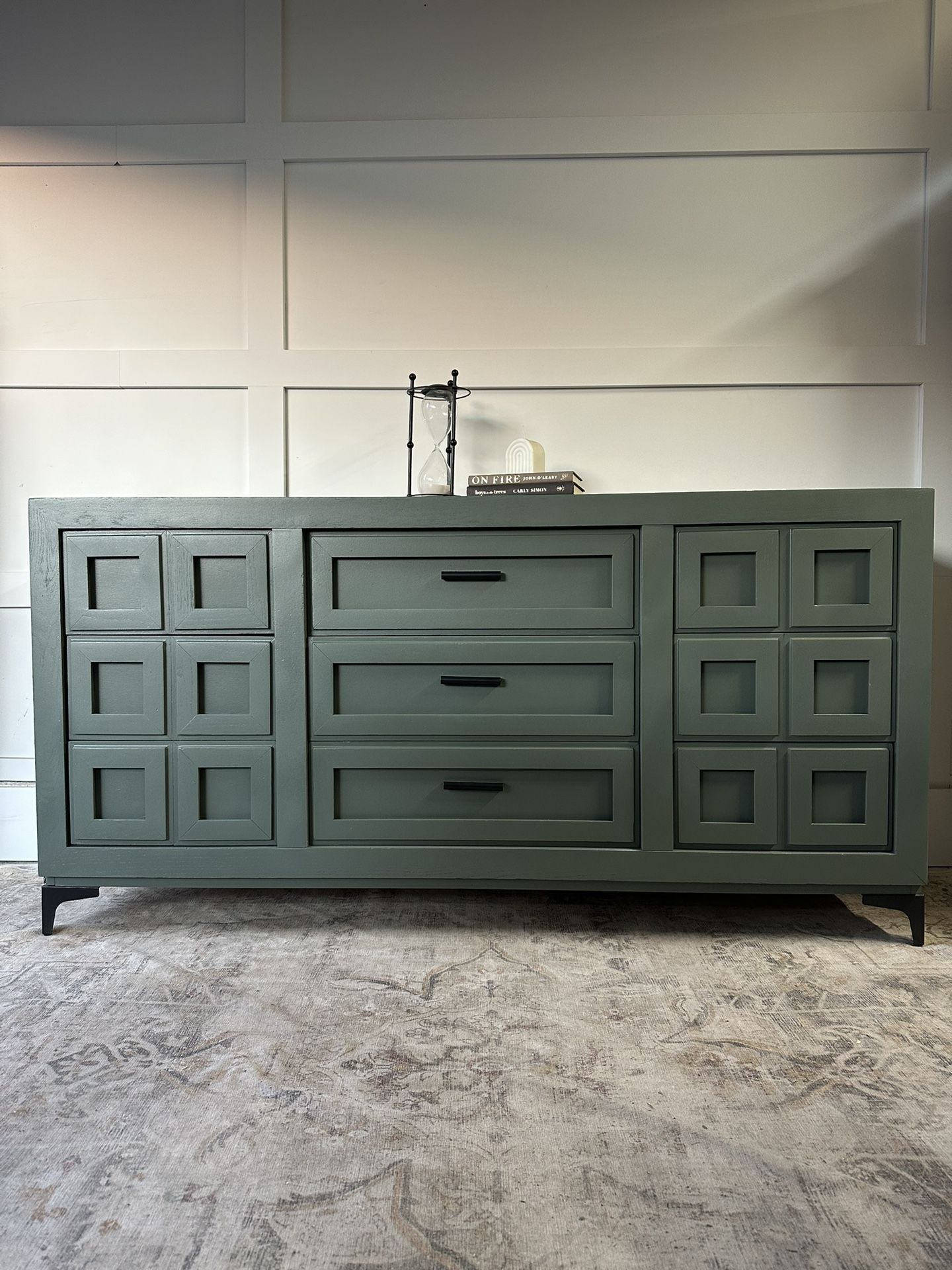 Stunning Thomasville 9 Drawers Dresser In Green