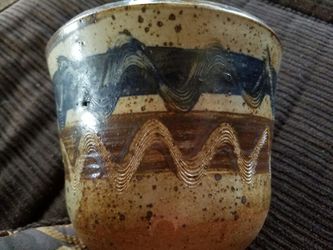 Pottery plant holder