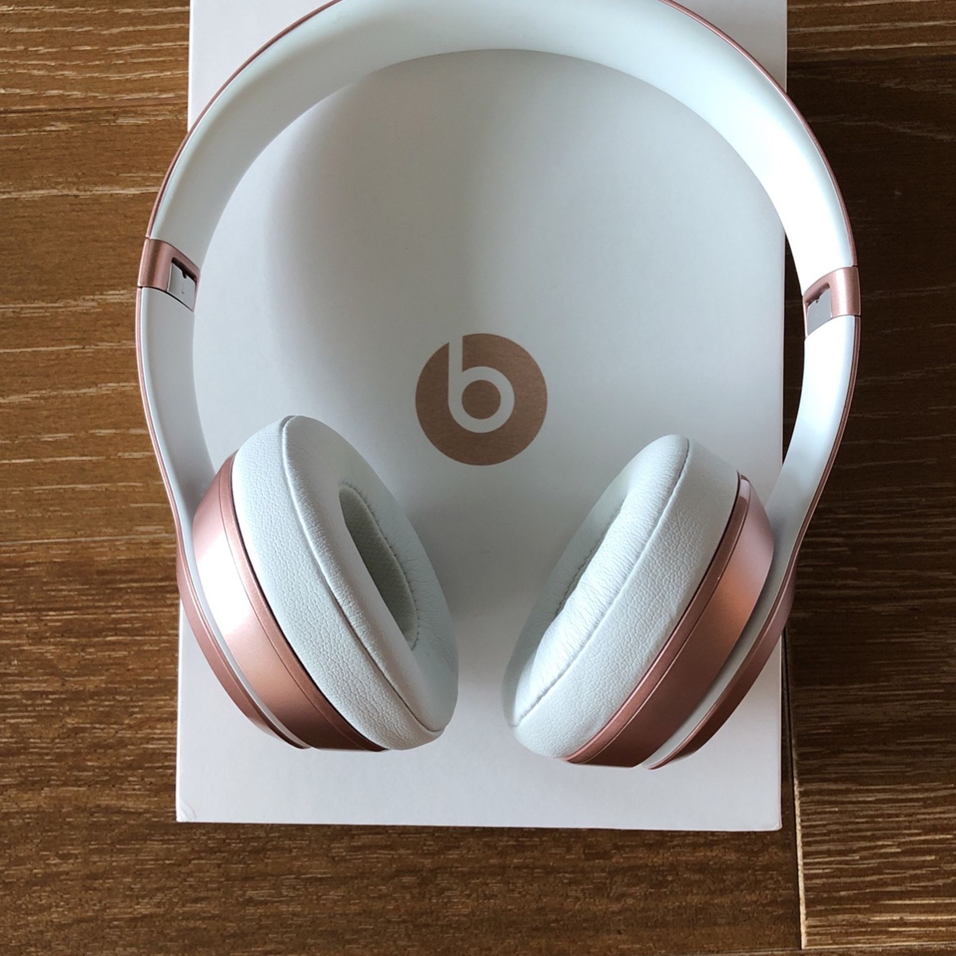 Beats Solo2 Wireless Rose Gold - New Condition