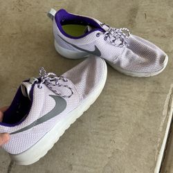 Nike Women’s Tennis Shoe