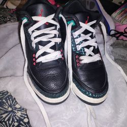 Air Jordan Kids Size 4