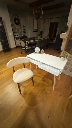 Mid Century Modern Style White Writing Desk/Vanity with NEW Colamy Chair