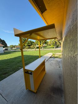 Old Fashioned  Lemonade stand