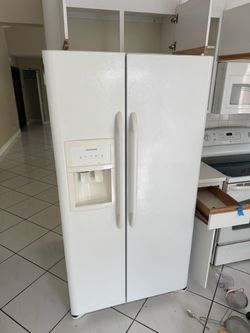 Frigidaire White Side-by-Side Refrigerator with Ice Maker