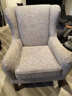 Queen Anne Wingback Chair Like New