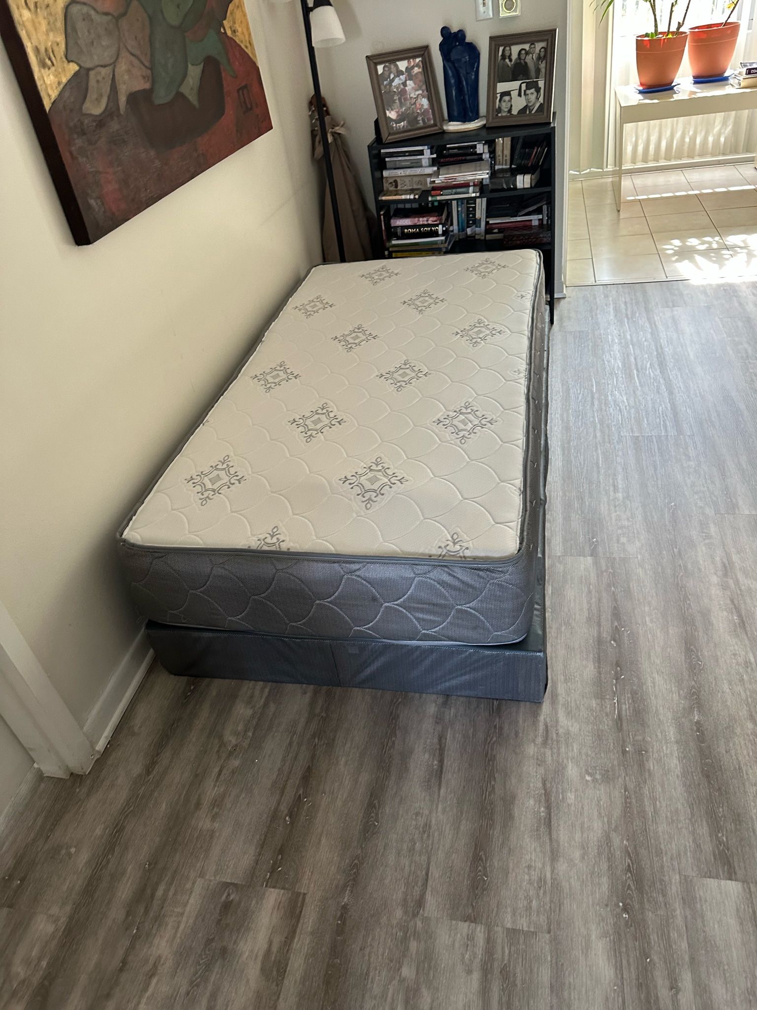 NEW TWIN SIZE SET MATTRESS AND BOX SPR+ING 2pcs