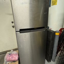 Whirlpool Refrigerator 