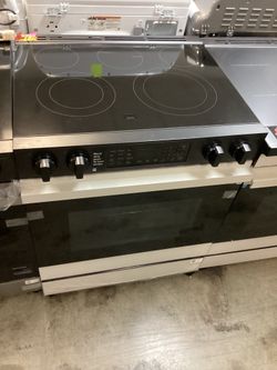 New Samsung bespoke electric range smart with air fryer