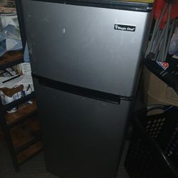 Mini Fridge W/ Freezer