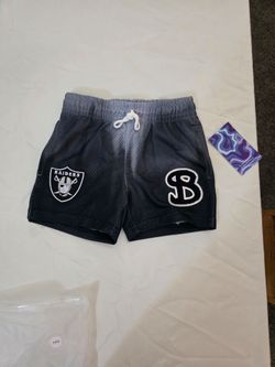 Bucketsquads apparels. Collaboration with sports teams.