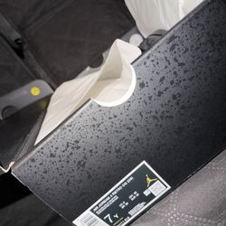 Jordan 4s Black Cats 7y