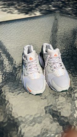 Girl’s Sz 6Y Nikes