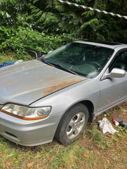 2001 Honda Accord EX-L 4-Cyl Vtec (needs transmission)