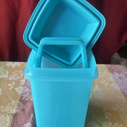 Tupperware 