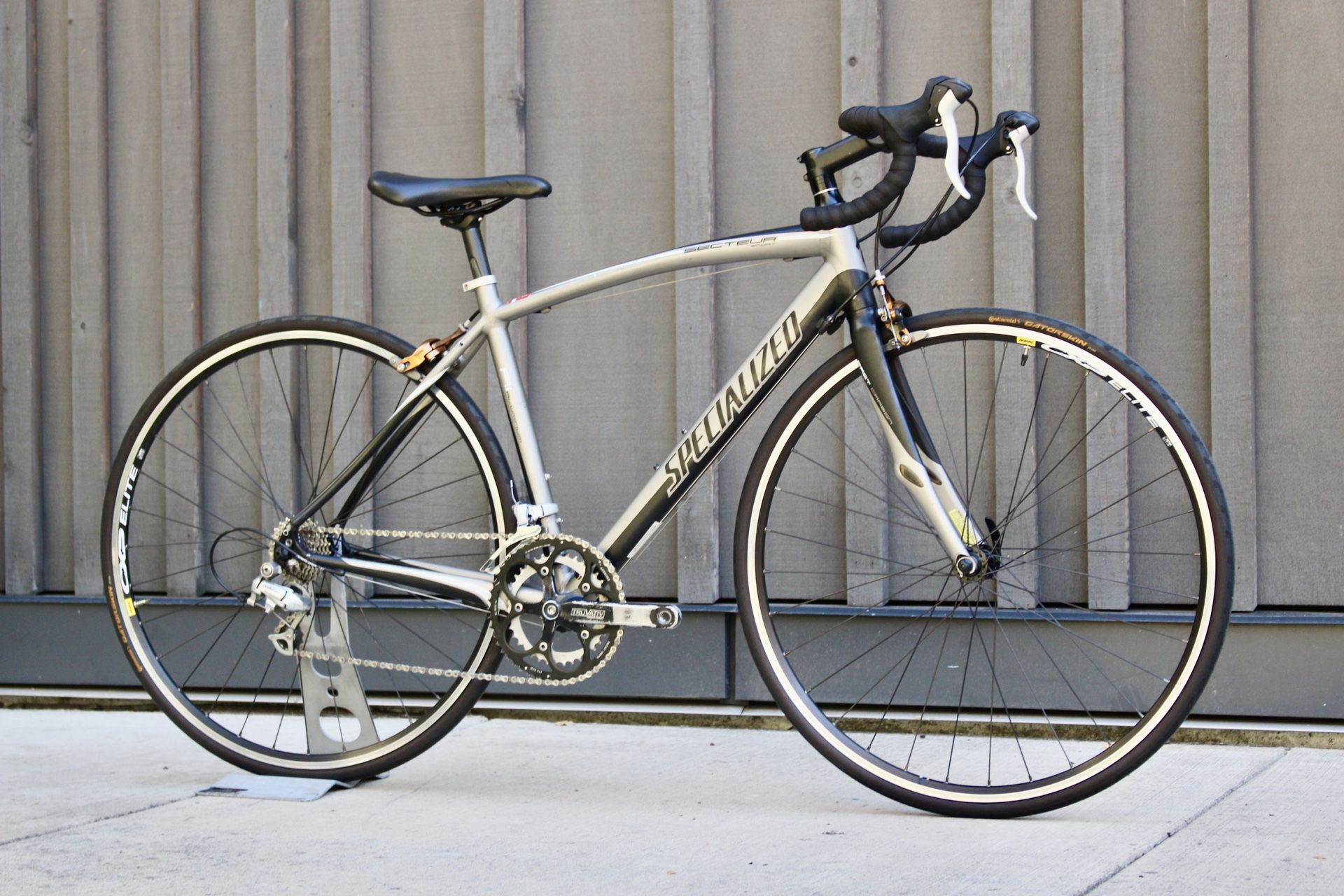 Specialized Secteur Sport Shimano Tiagra Road Bike