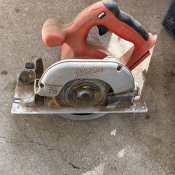 Milwaukee Skilsaw 6 1/2 Blade $50 (no Battery Included)