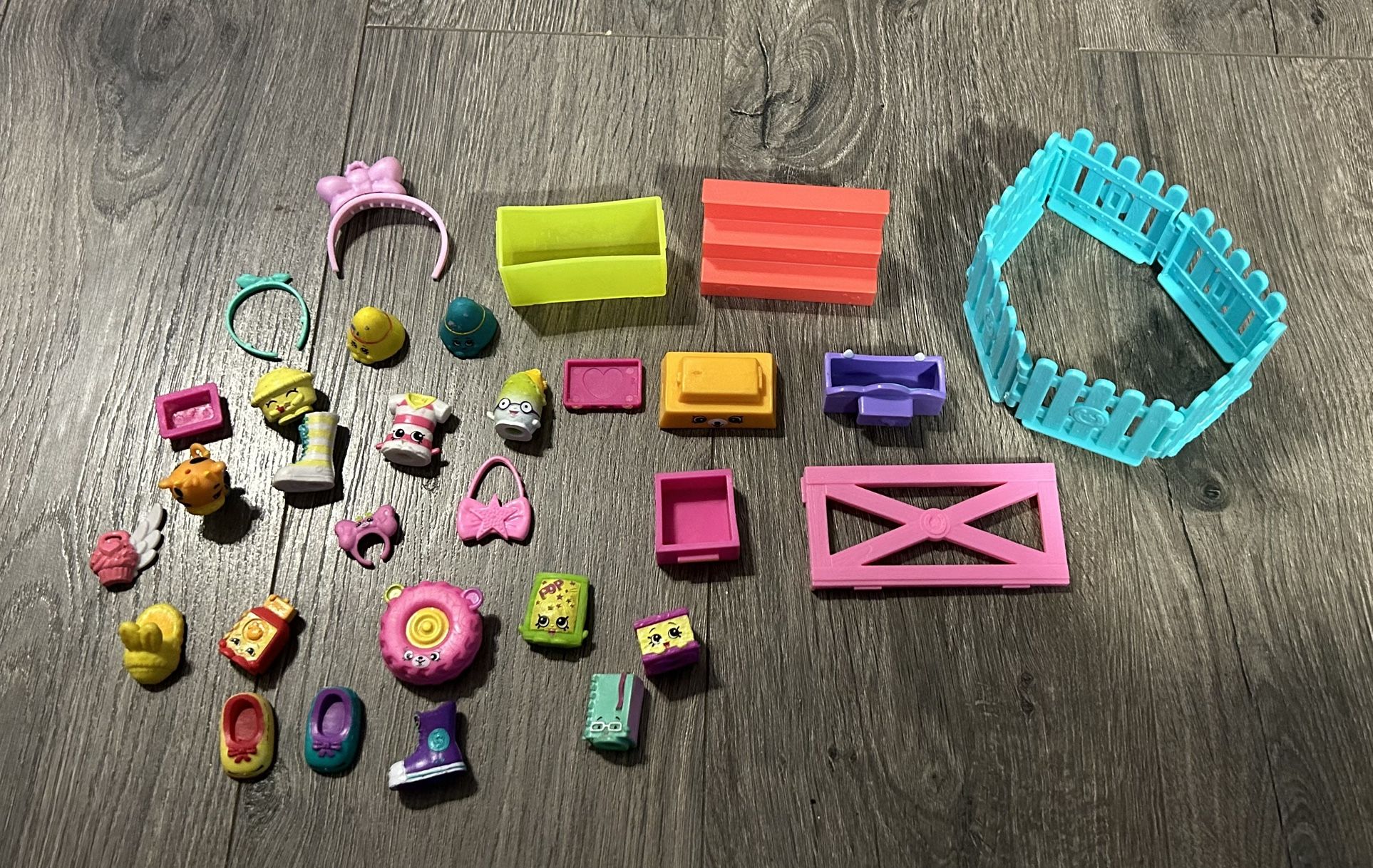 Miscellaneous Shopkins Bundle