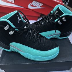 Jordan 12 Hyper Jade size 6.5GS