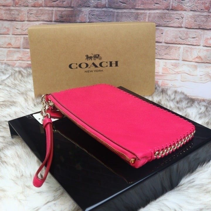 COACH TURNLOCK WRISTLET