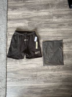 Essentials Shorts