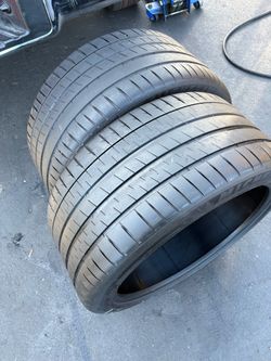 Michelin Pilot Sport 4 S Tires 285/35 ZR 20