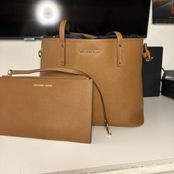 Large Michael Kors Tote Bag With Mini Purse Open To Offers