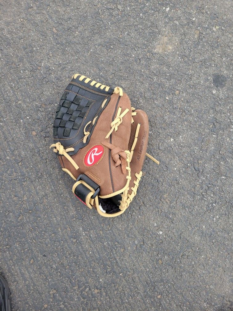 Rawlings Softball Glove