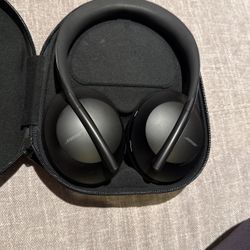 Bose Headphones 700