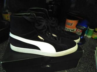 Suede pumas very good condition size 10/1/2