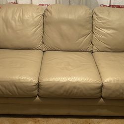 JC PENNEY LEATHER COUCH
