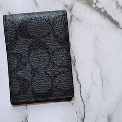 GOOD CONDITIONS " COACH MENS " SMALL BI FOLD WALLET 15$