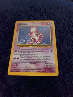 Pokemon Mewtwo Holo card