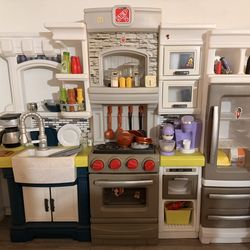 Step 2 Play Kitchen - Elegant Edge Kitchen