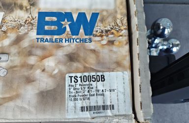 B&W Stow and Go  Drop hitch with Triple Ball mount