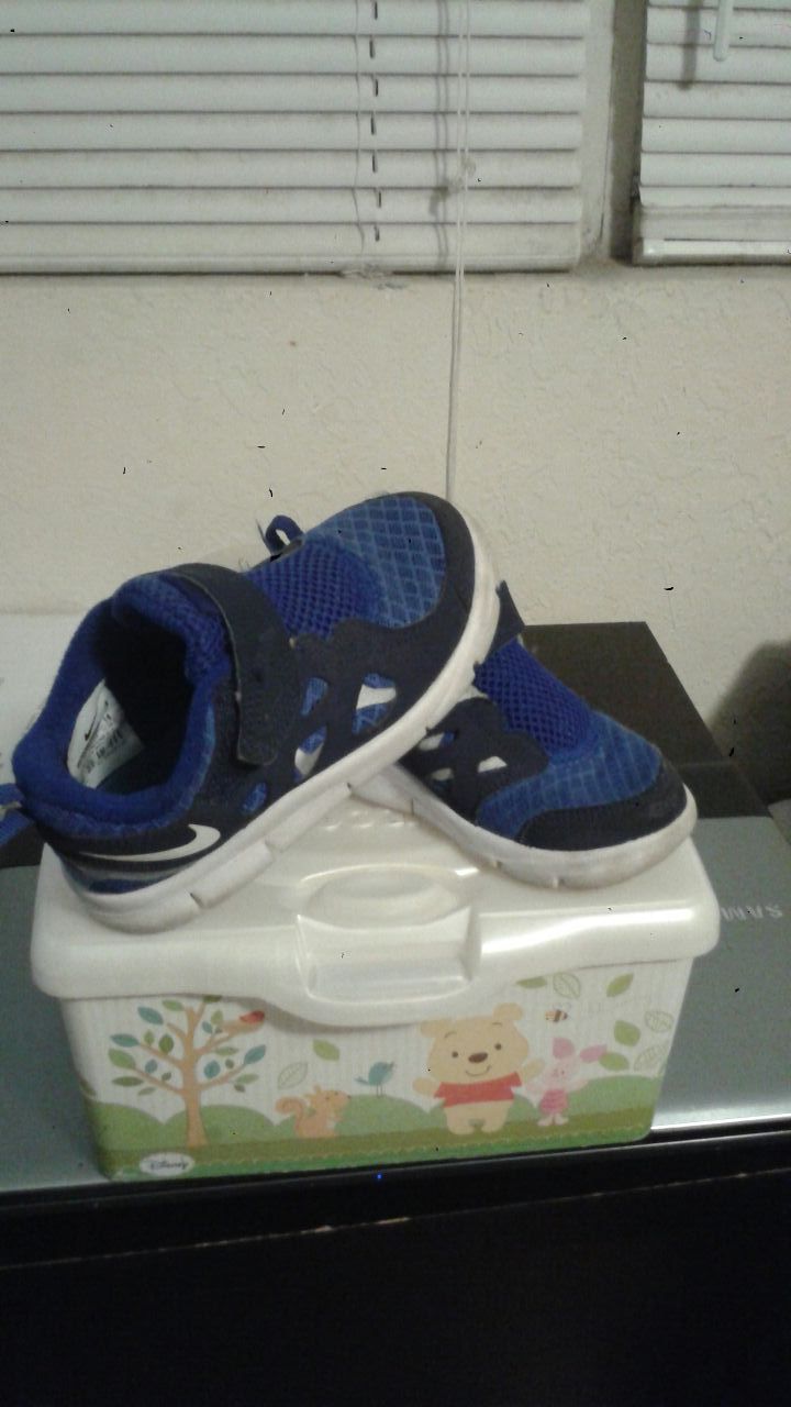 Toddler boys Nike