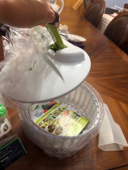 Salad spinner brand new