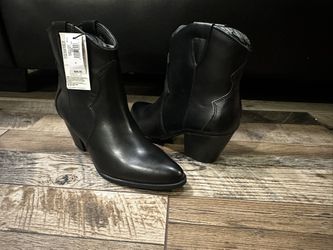 New Boots Black Gap Size 6