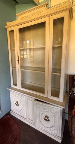 Glass cabinet