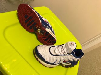 Nike - kids size 4 -