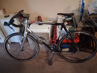 Trek pilot 2.1C Aluminum/Carbon Fiber bike